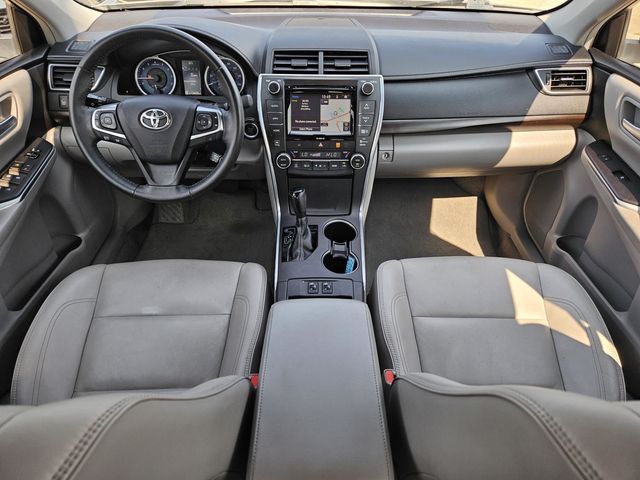 2017 Toyota Camry XLE photo 10