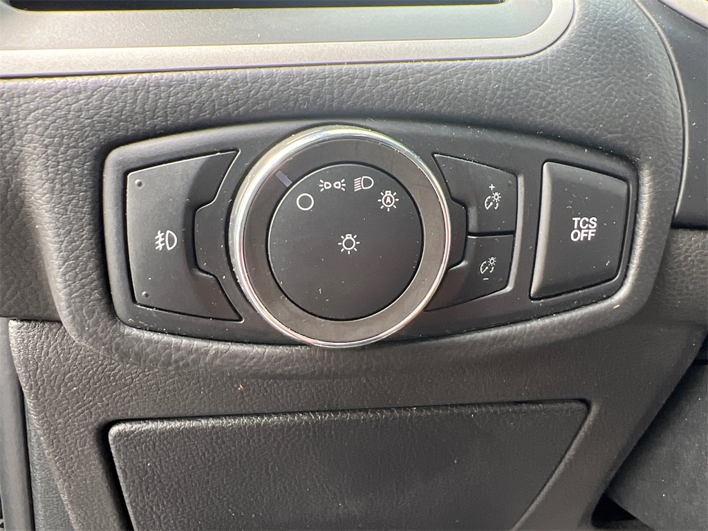 2020 Ford Edge SEL photo 11