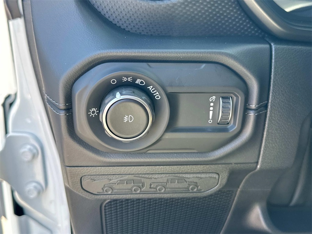 2025 Jeep Wrangler Rubicon X photo 24