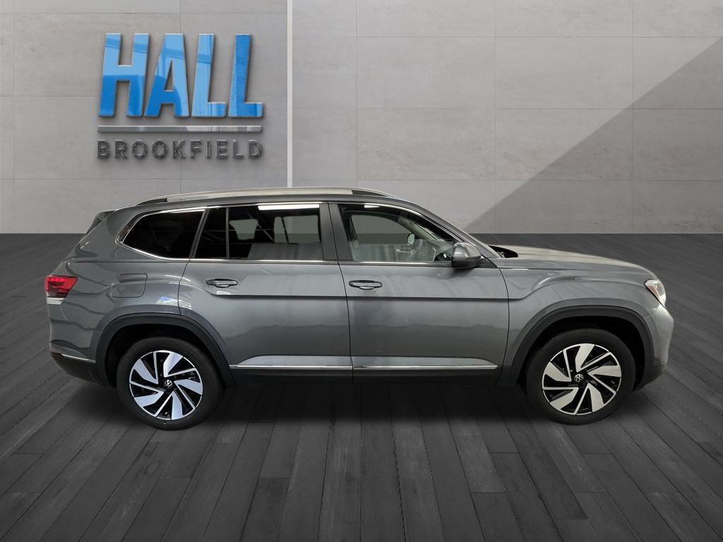 2024 Volkswagen Atlas SEL photo 5
