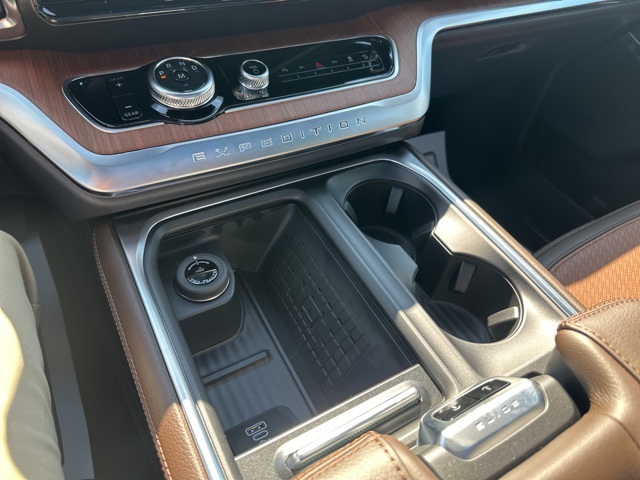 2025 Ford Expedition King Ranch MAX photo 46