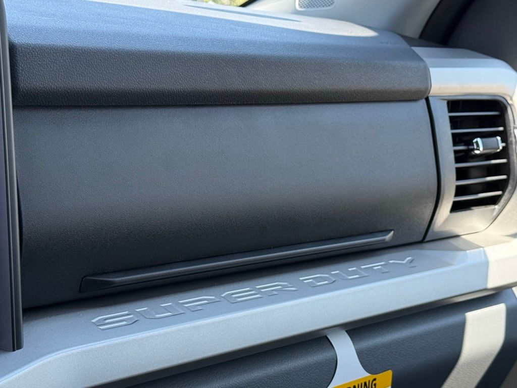 2026 Ford F-250 XLT photo 10