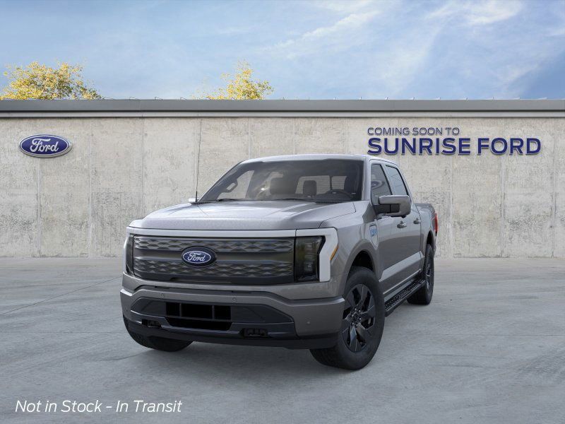 2025 Ford F-150 Lightning Lariat photo 3