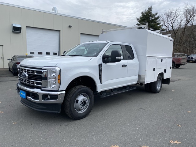 2026 Ford F-350 photo 3