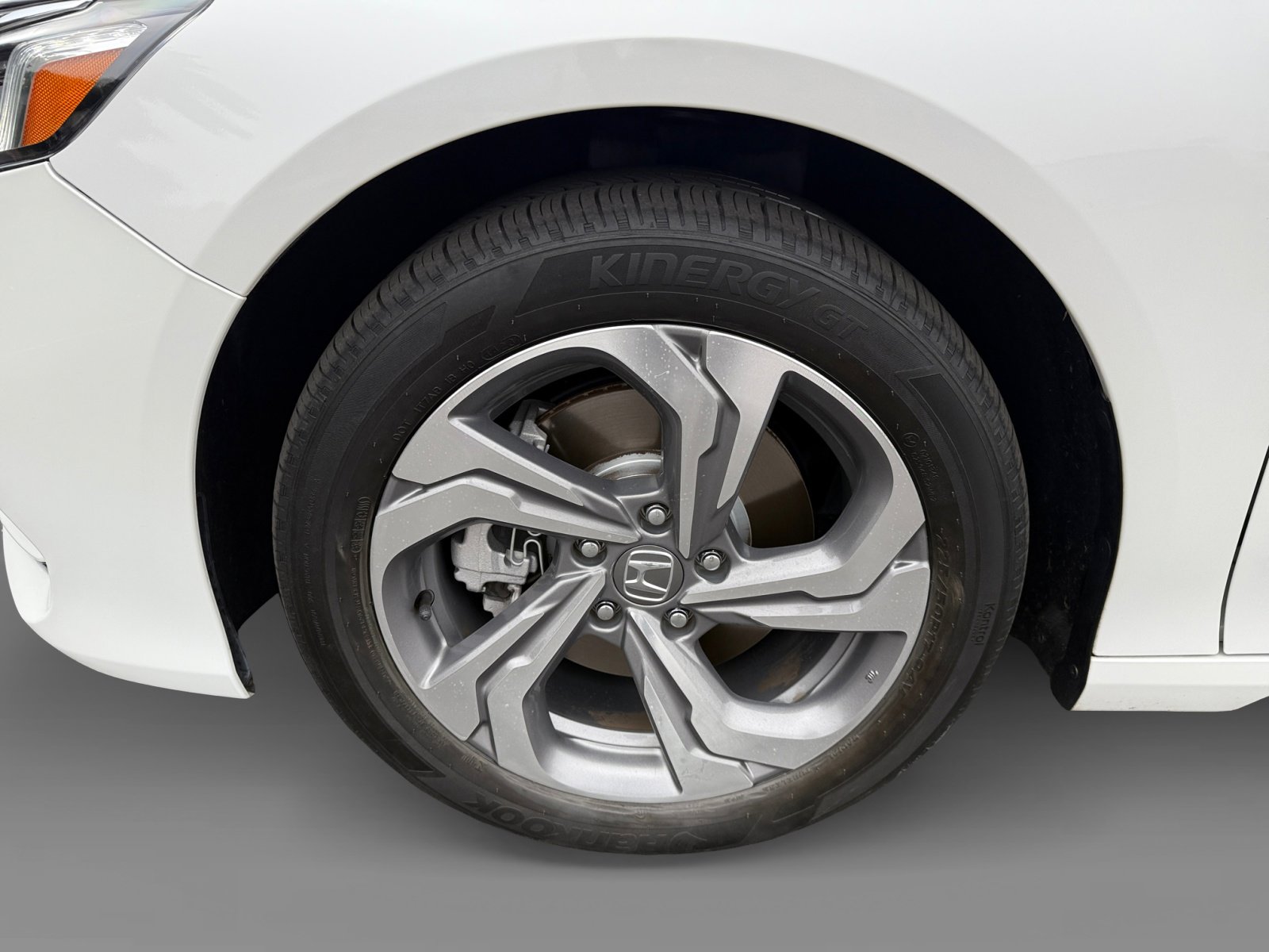 2019 Honda Accord EX-L 2.0T photo 9