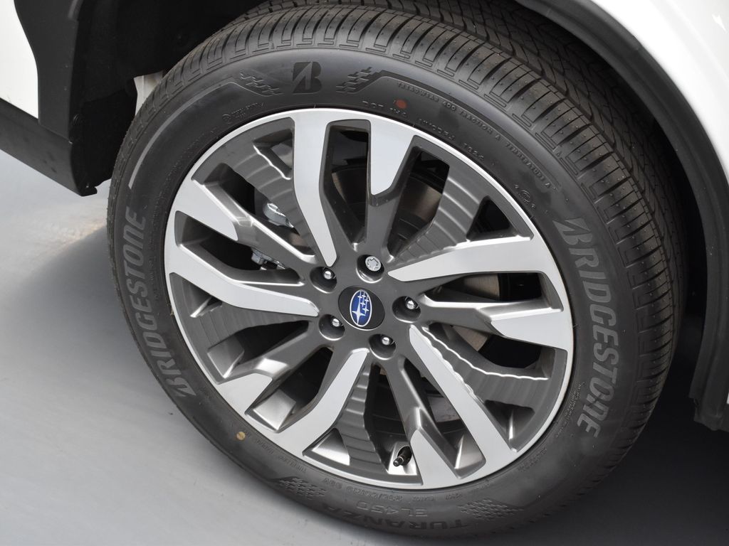 2025 Subaru Forester Touring photo 25