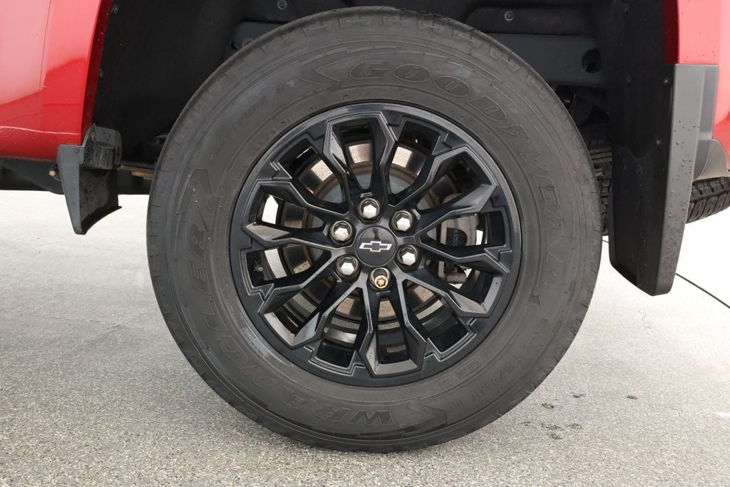 2022 Chevrolet Colorado LT photo 7