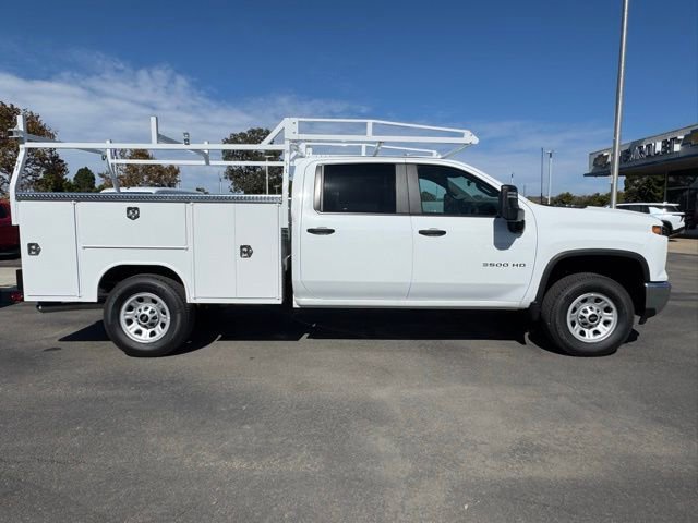 2024 Chevrolet Silverado 3500HD photo 2