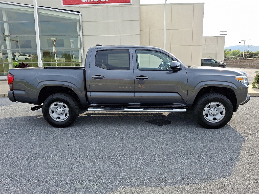 2022 Toyota Tacoma SR 4x4 Double Cab photo 12