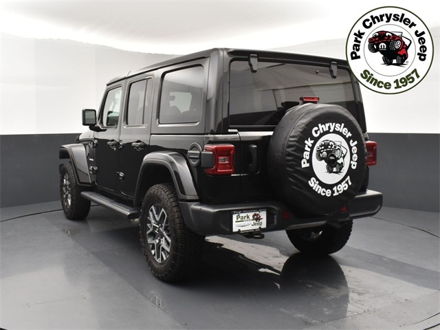 2024 Jeep Wrangler Sahara photo 4