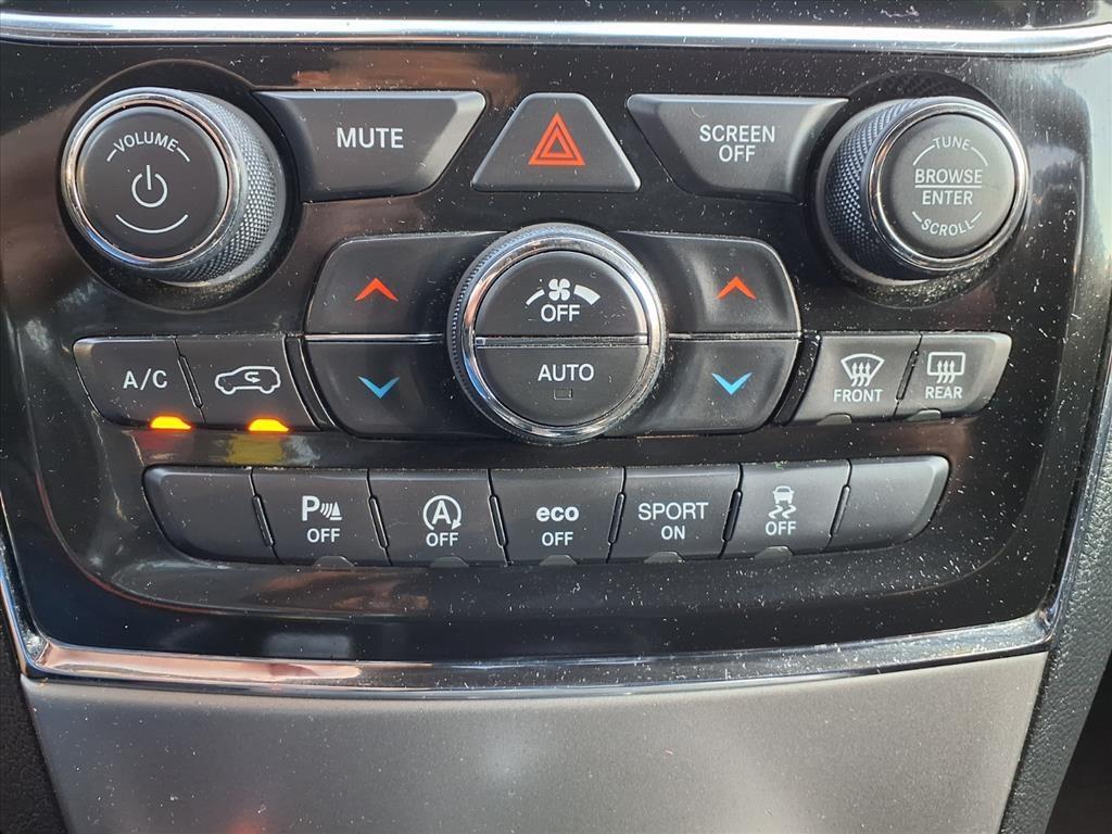 2021 Jeep Grand Cherokee Laredo X photo 19