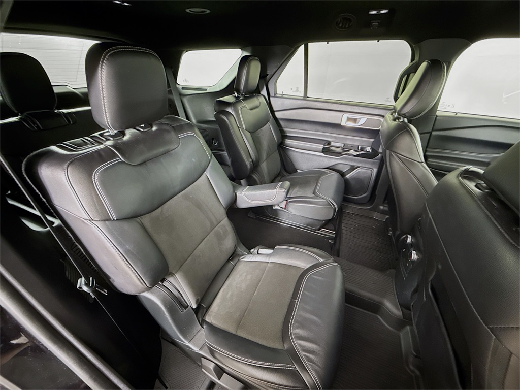 2022 Ford Explorer ST photo 27