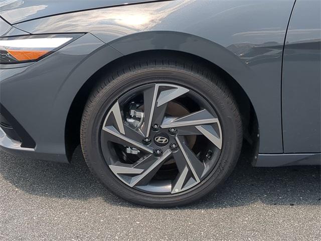 2025 Hyundai Elantra Hybrid Limited photo 10