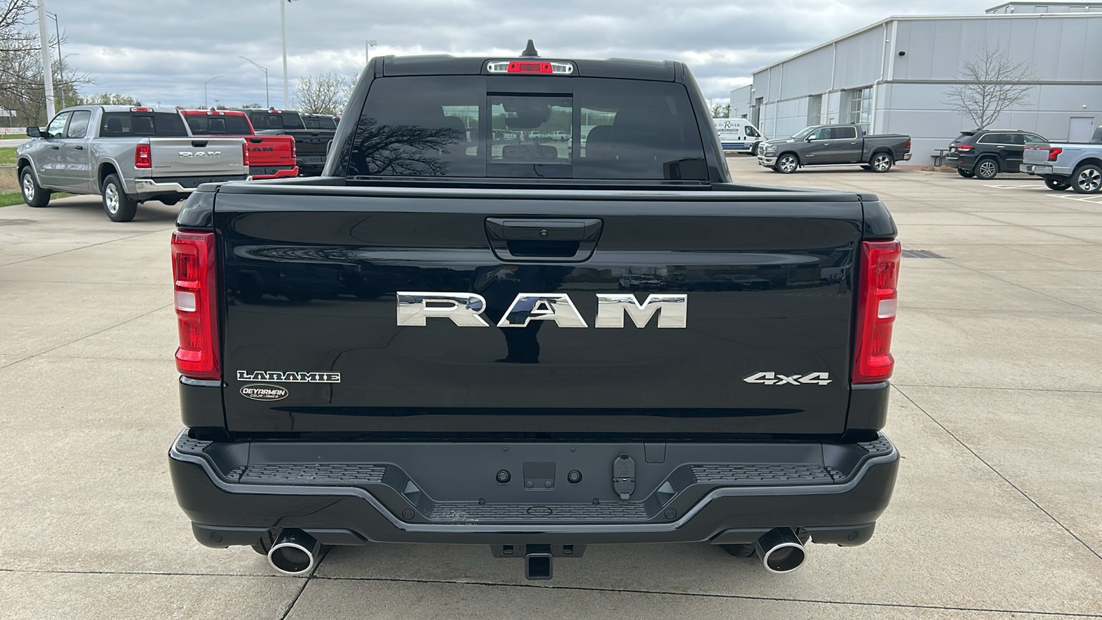 2025 Ram 1500 Laramie photo 4
