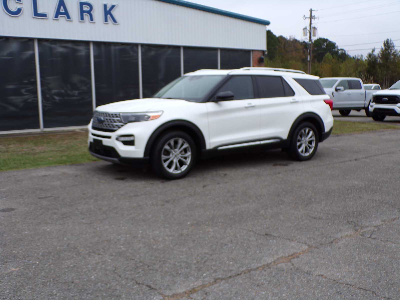 2021 Ford Explorer Limited's photo