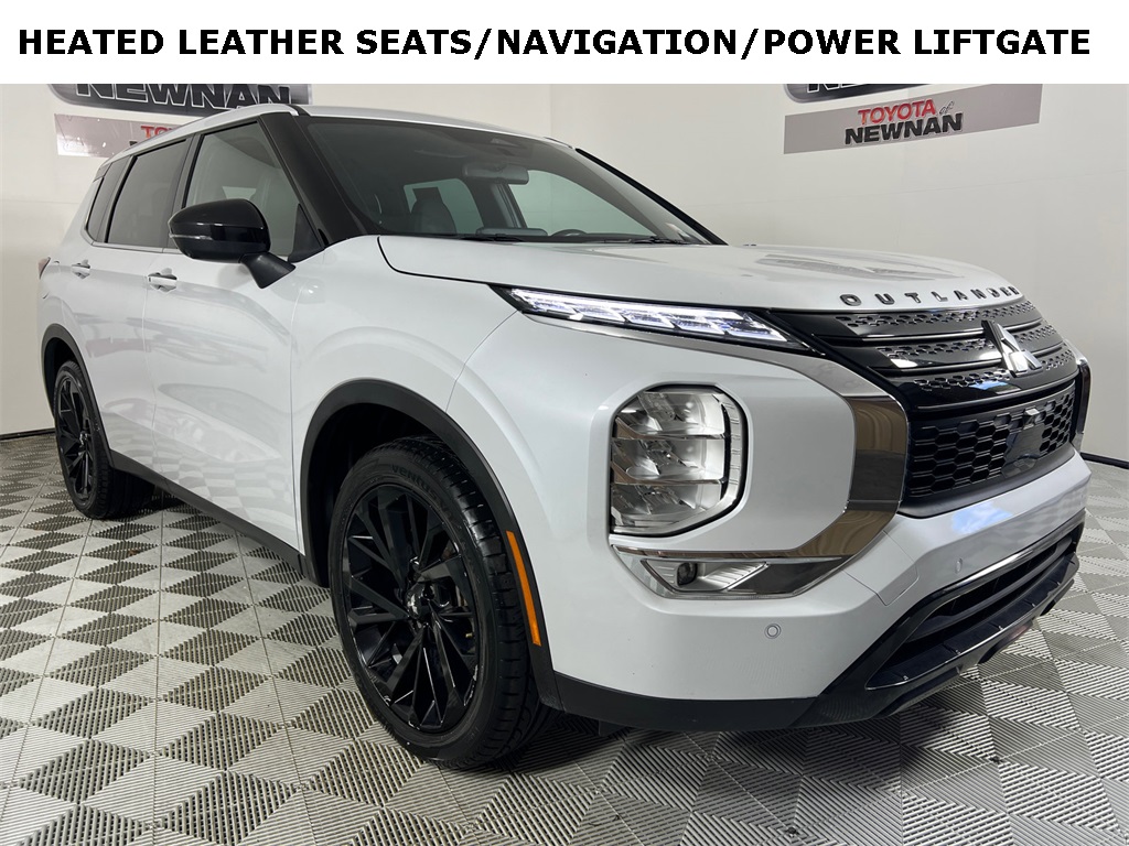 2023 Mitsubishi Outlander SE Black Edition's photo