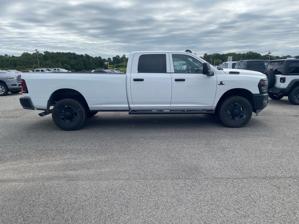 2025 Ram 3500 Tradesman photo 4