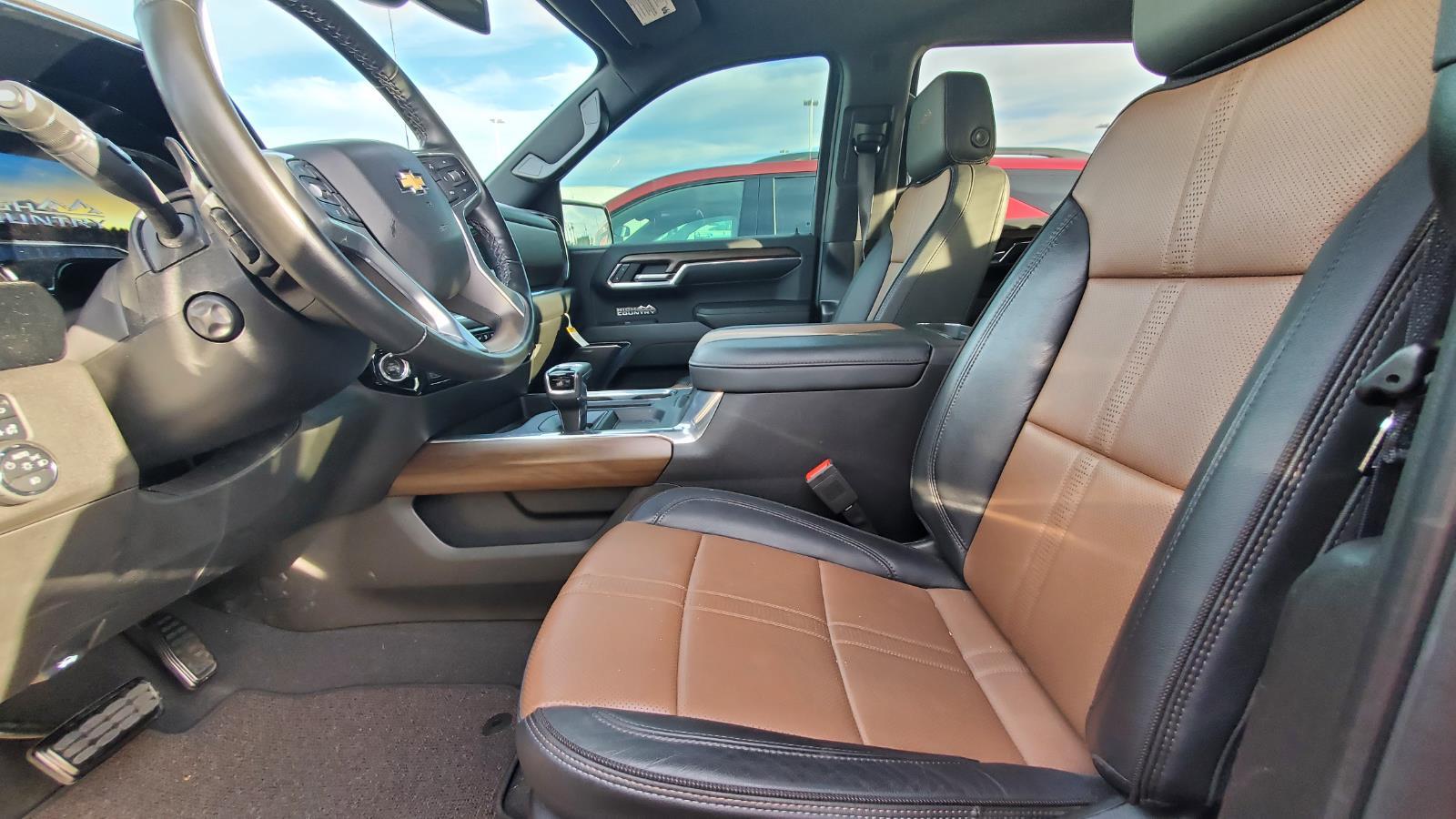 2024 Chevrolet Silverado 1500 High Country photo 3