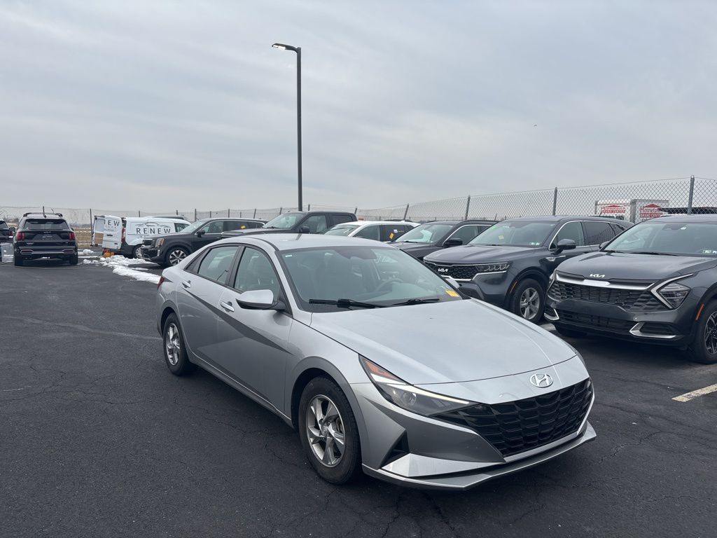 2021 Hyundai Elantra SE