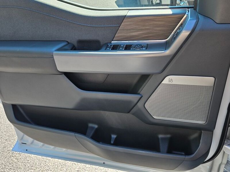 2025 Ford F-150 Lariat photo 28