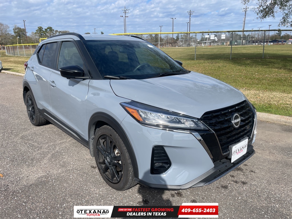 2023 Nissan Kicks SR