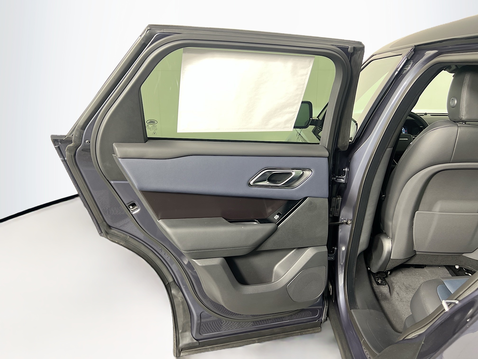 2026 Land Rover Range Rover Velar SE photo 18