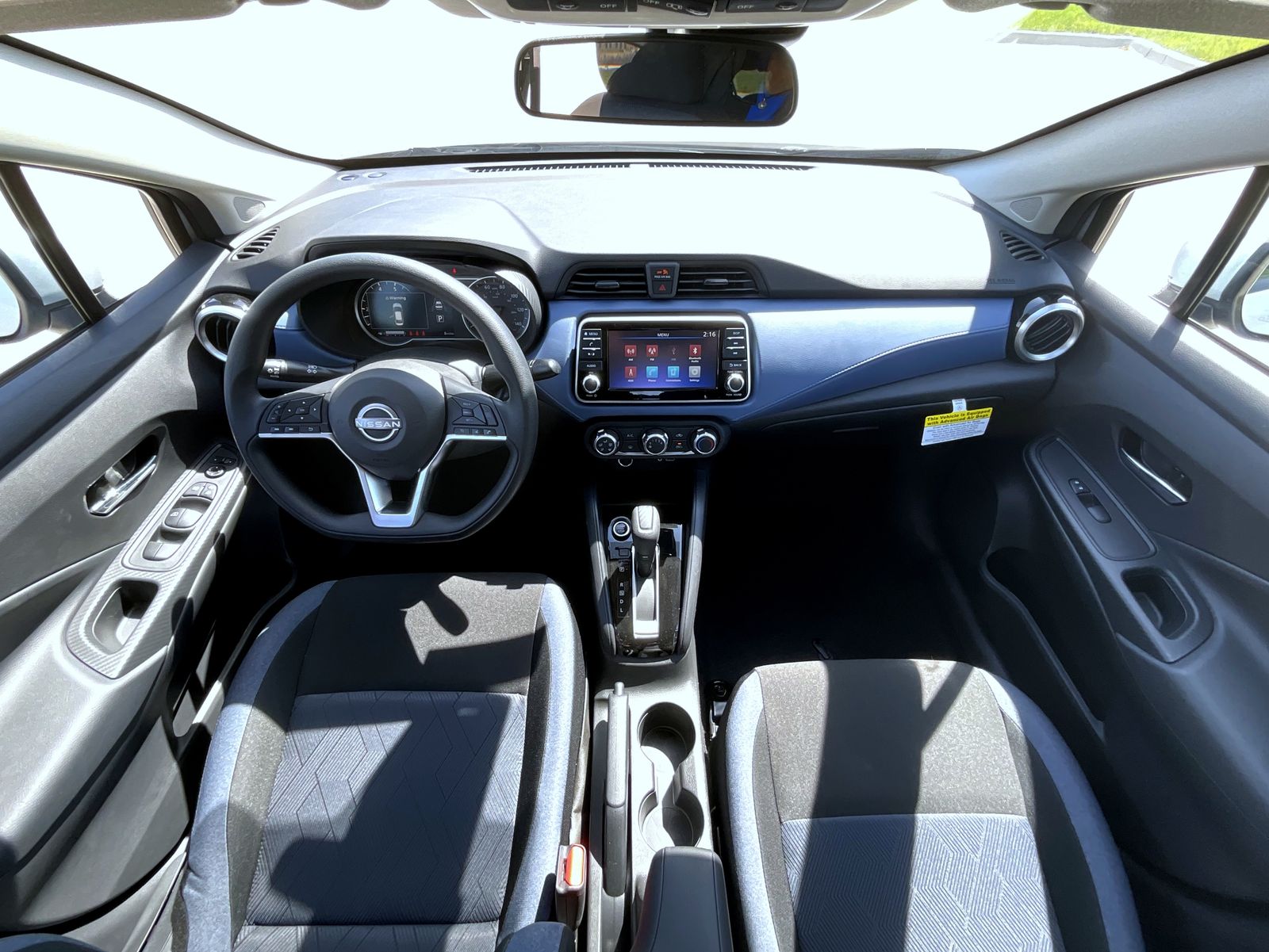 2025 Nissan Versa 1.6 SV photo 12