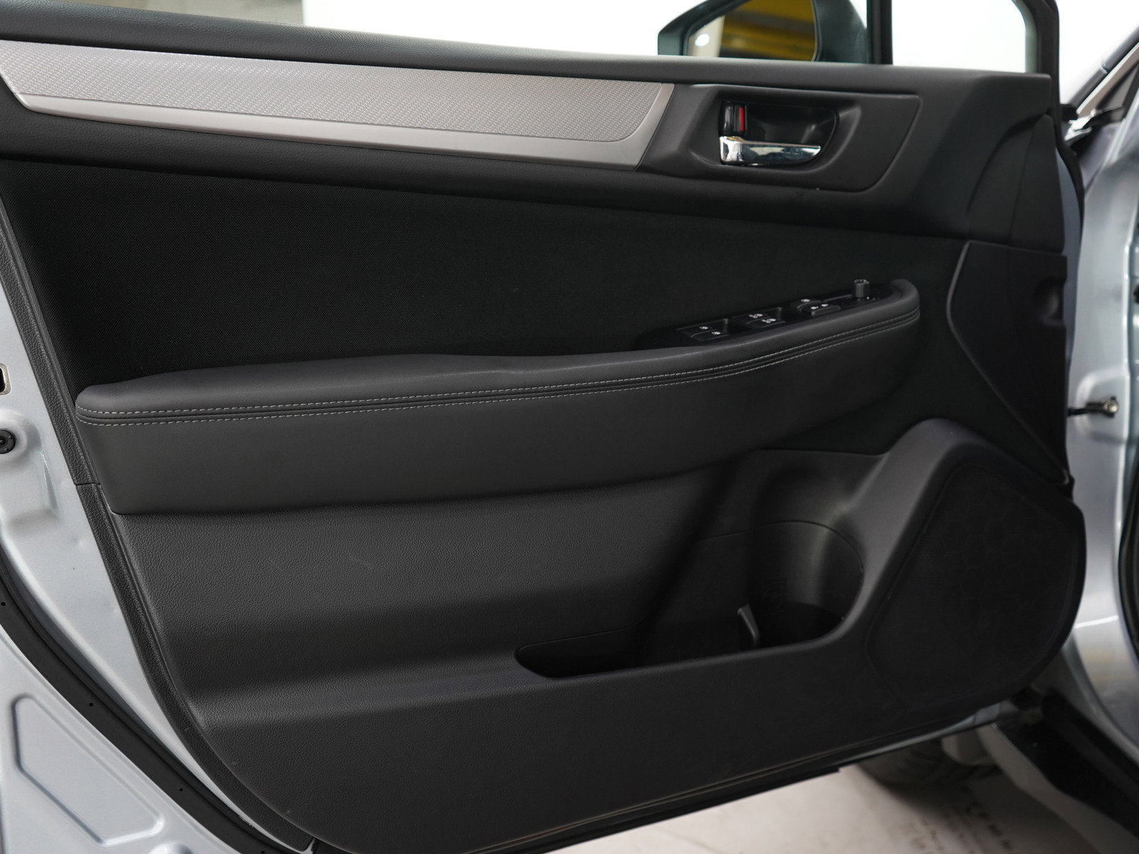 2017 Subaru Outback 2.5i Premium photo 19