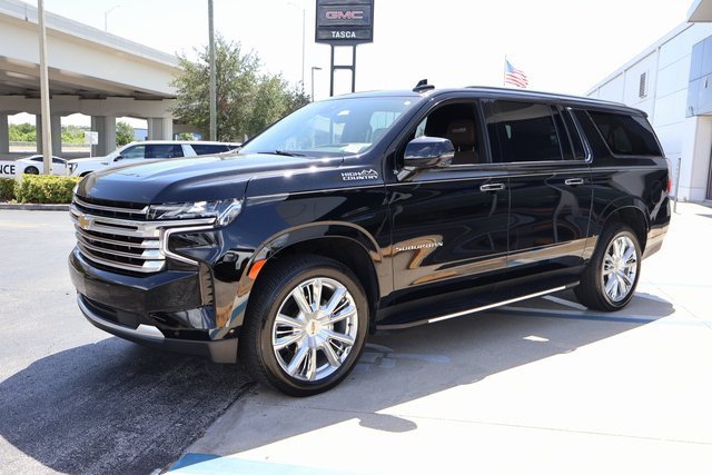 2023 Chevrolet Suburban High Country photo 3