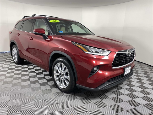 2023 Toyota Highlander Limited's photo