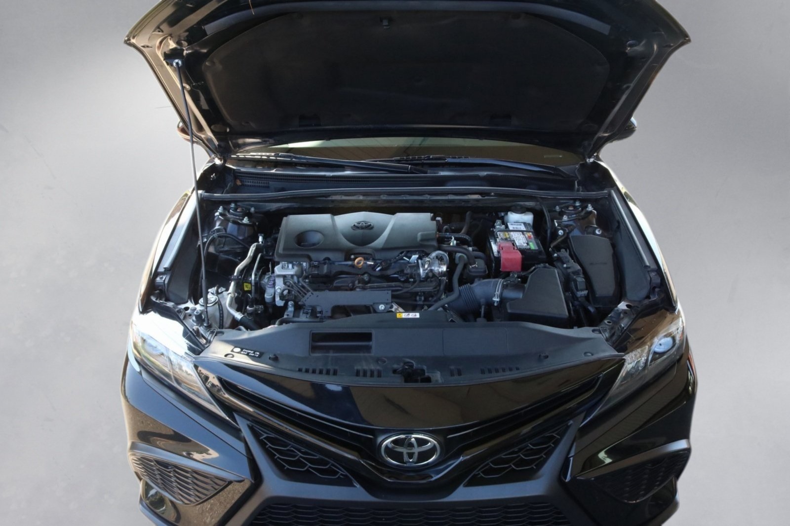 2022 Toyota Camry SE photo 4