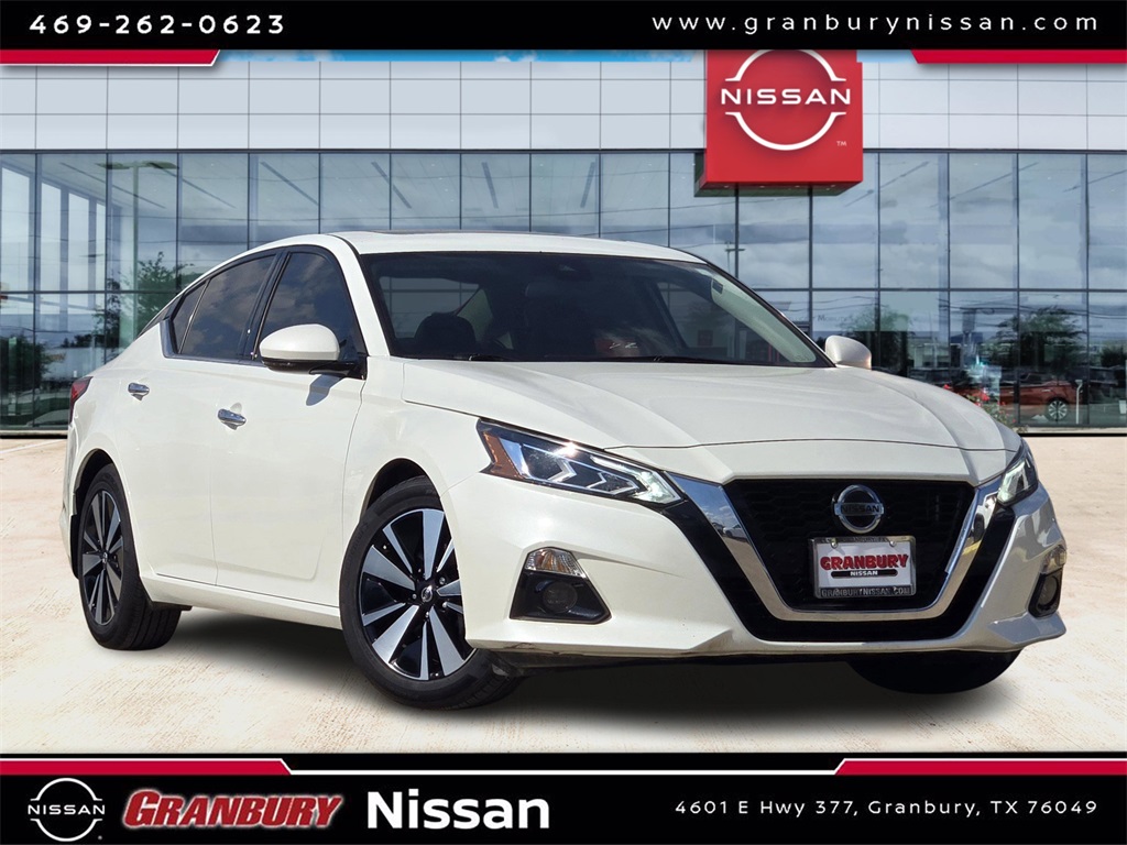 2022 Nissan Altima SL's photo