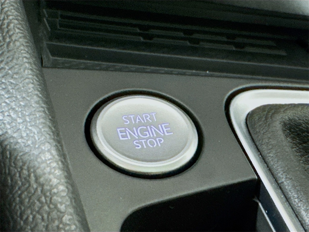 2025 Volkswagen Jetta 1.5T SE photo 32
