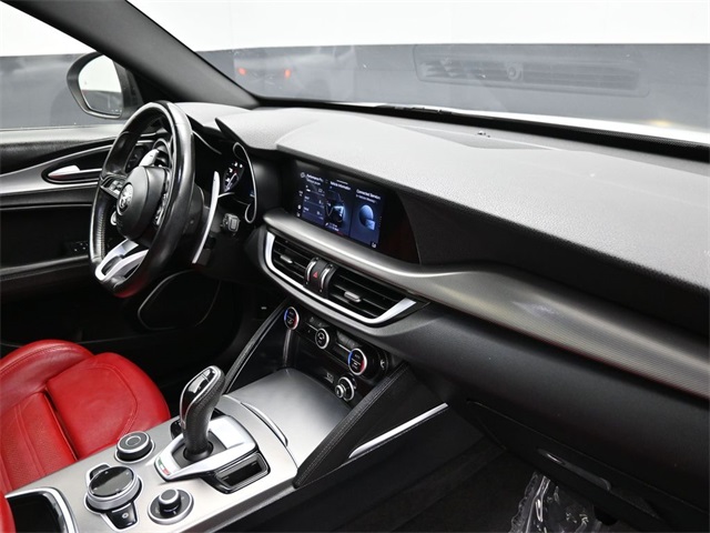2022 Alfa Romeo Stelvio Ti Sport photo 32