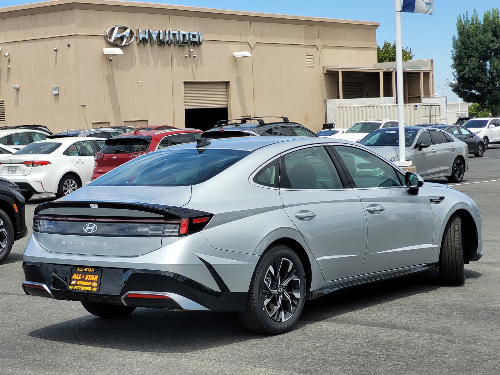 2025 Hyundai Sonata SEL photo 3