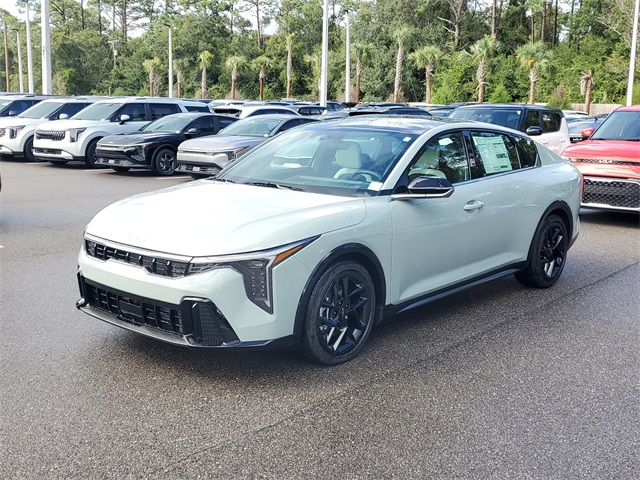 2025 Kia K4 GT-Line Turbo photo 3
