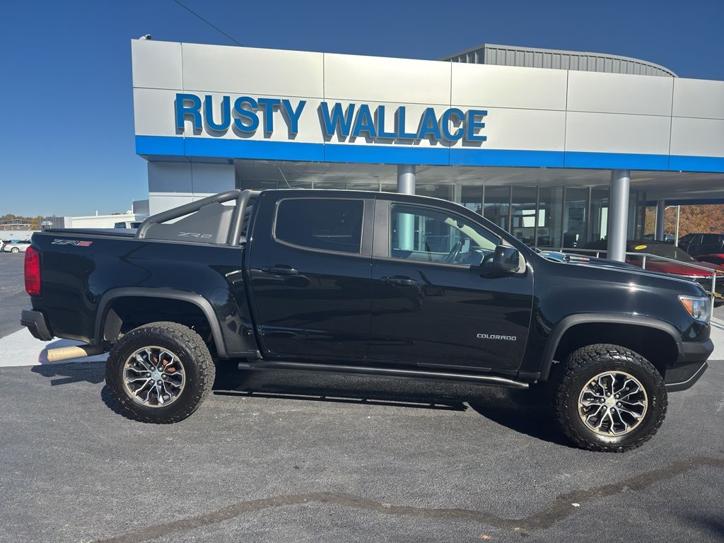 2019 Chevrolet Colorado ZR2 photo 2