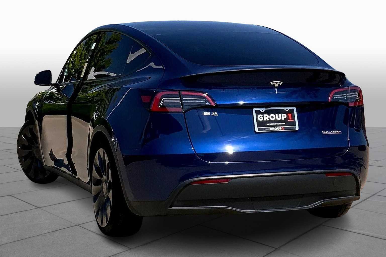 2024 Tesla Model Y Performance photo 11