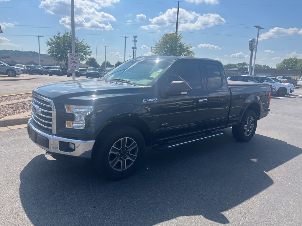 2015 Ford F-150 XLT photo 12