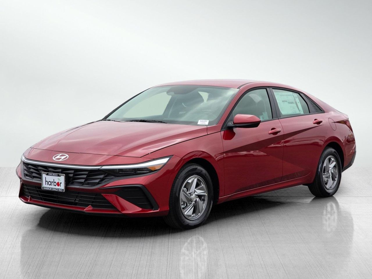 2025 Hyundai Elantra SE photo 2