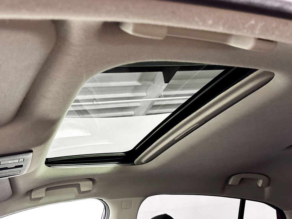 2021 Nissan Sentra SR photo 18