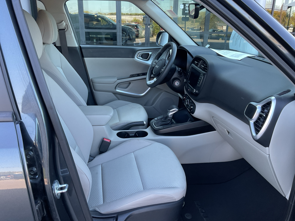 2023 Kia Soul LX photo 9