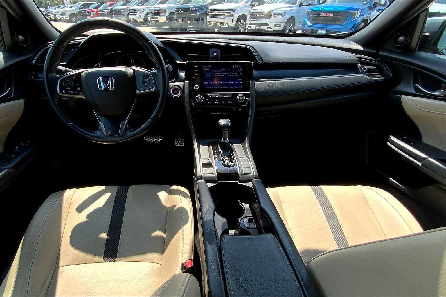 2020 Honda Civic Hatchback Sport Touring photo 15