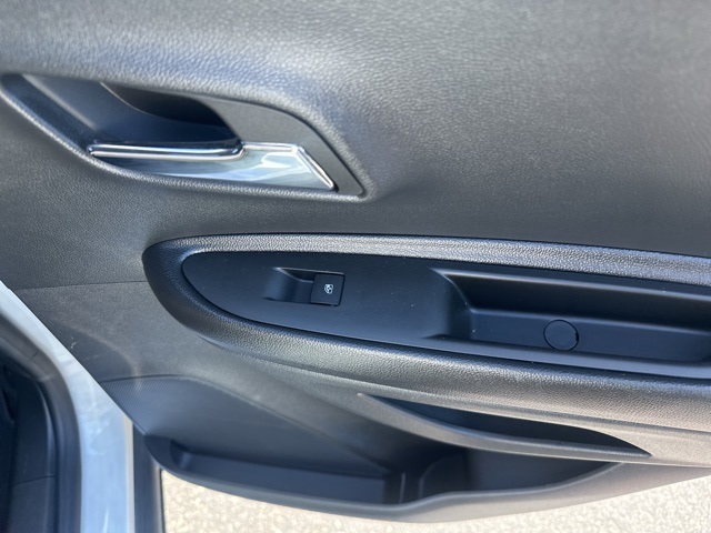 2022 Chevrolet Trax LS photo 19