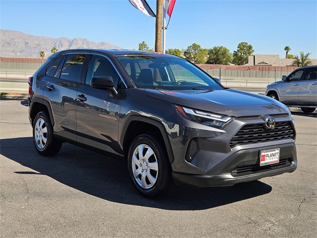 2024 Toyota RAV4 LE photo 5