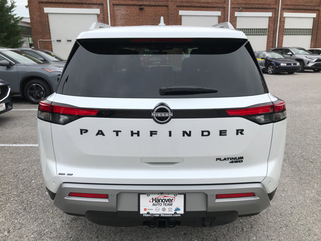 2025 Nissan Pathfinder Platinum photo 3