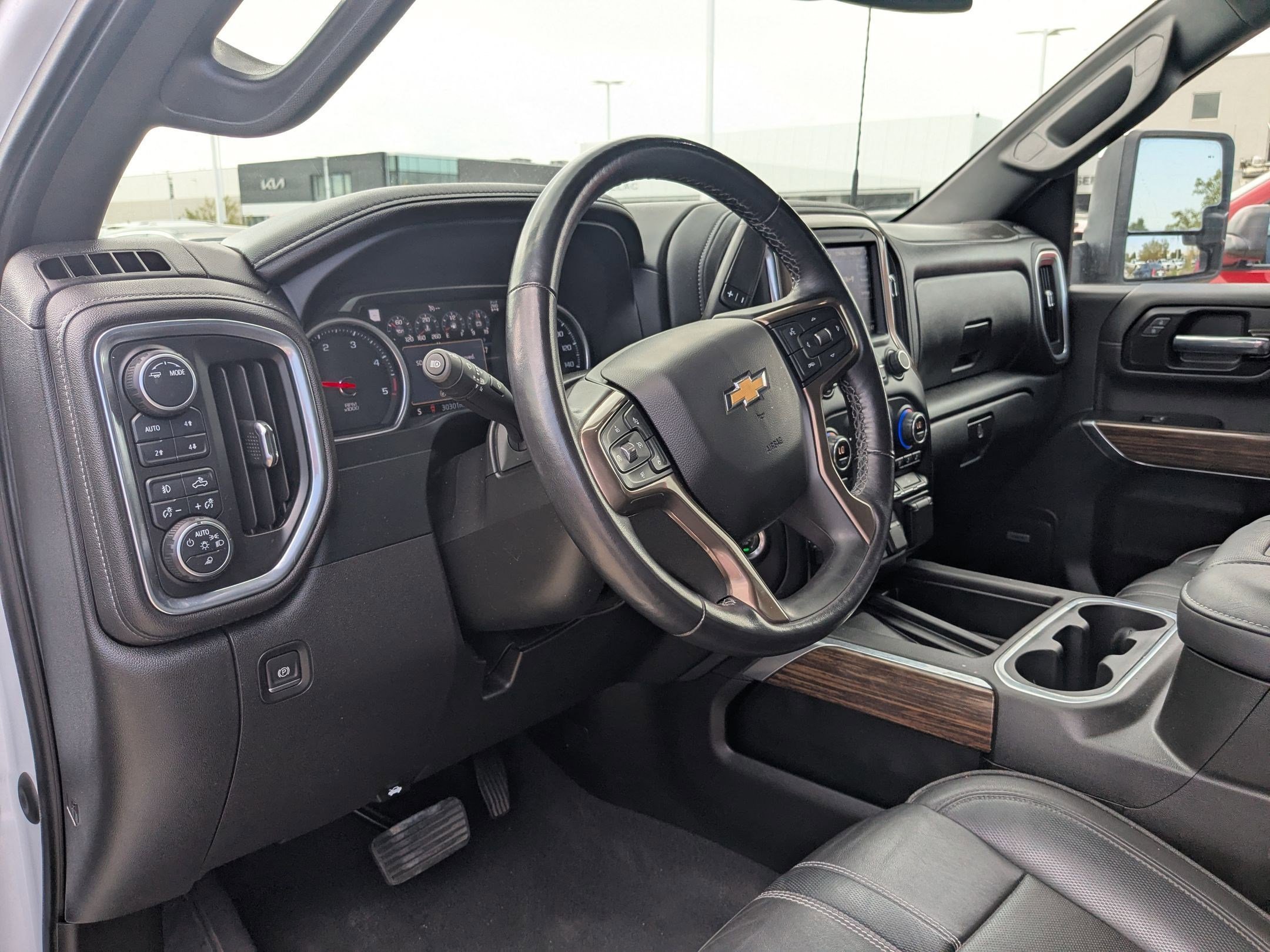 2022 Chevrolet Silverado 3500HD High Country photo 12