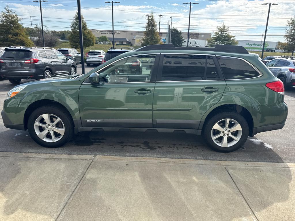 2013 Subaru Outback Limited photo 6