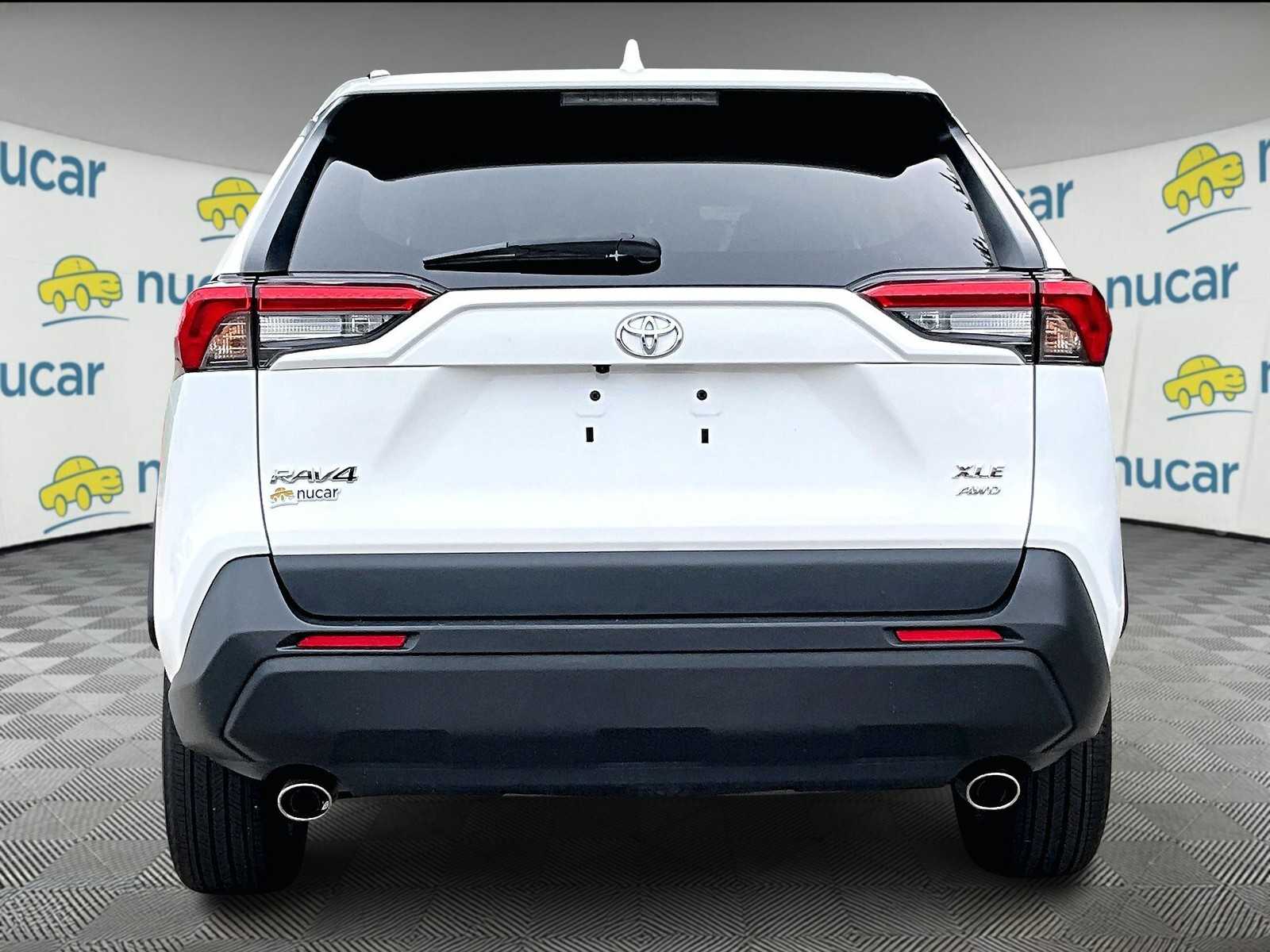 2023 Toyota RAV4 XLE photo 9