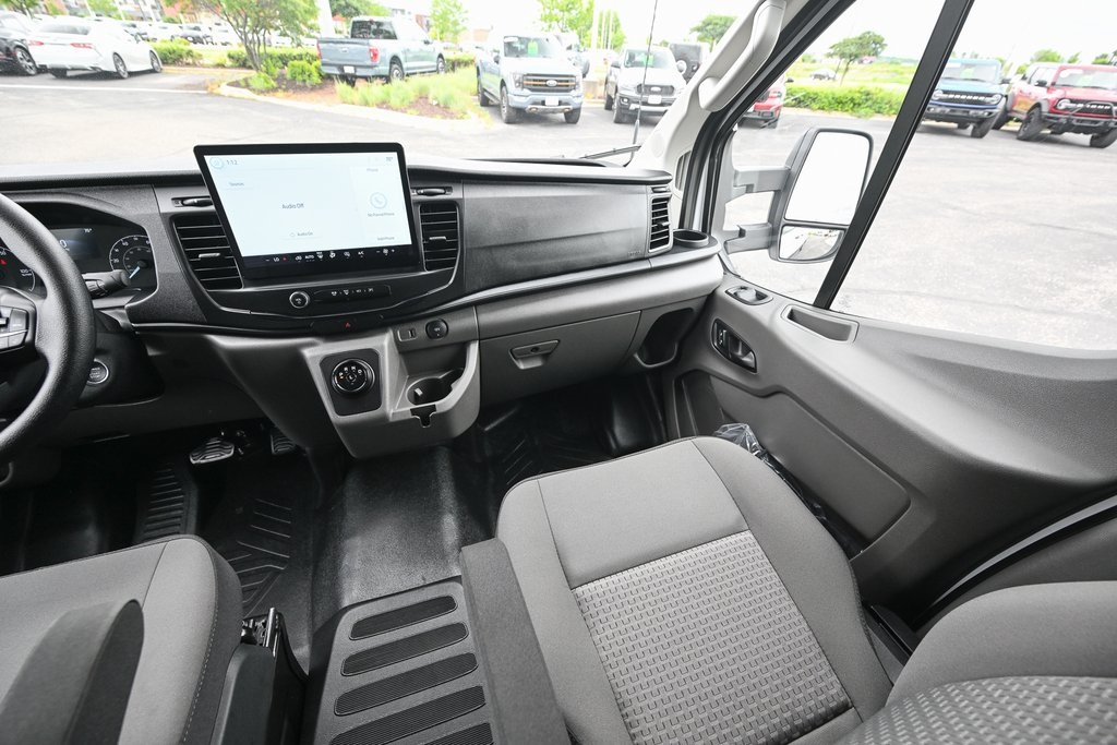 2025 Ford Transit photo 27